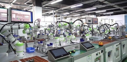 長廣溪智造“機汽共融”智能工廠,榮獲恰佩克年度示范應用場景獎!